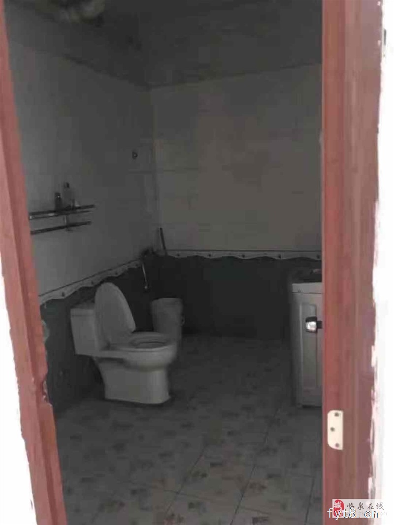 电视台对面3楼110平米简装+随时过户39万